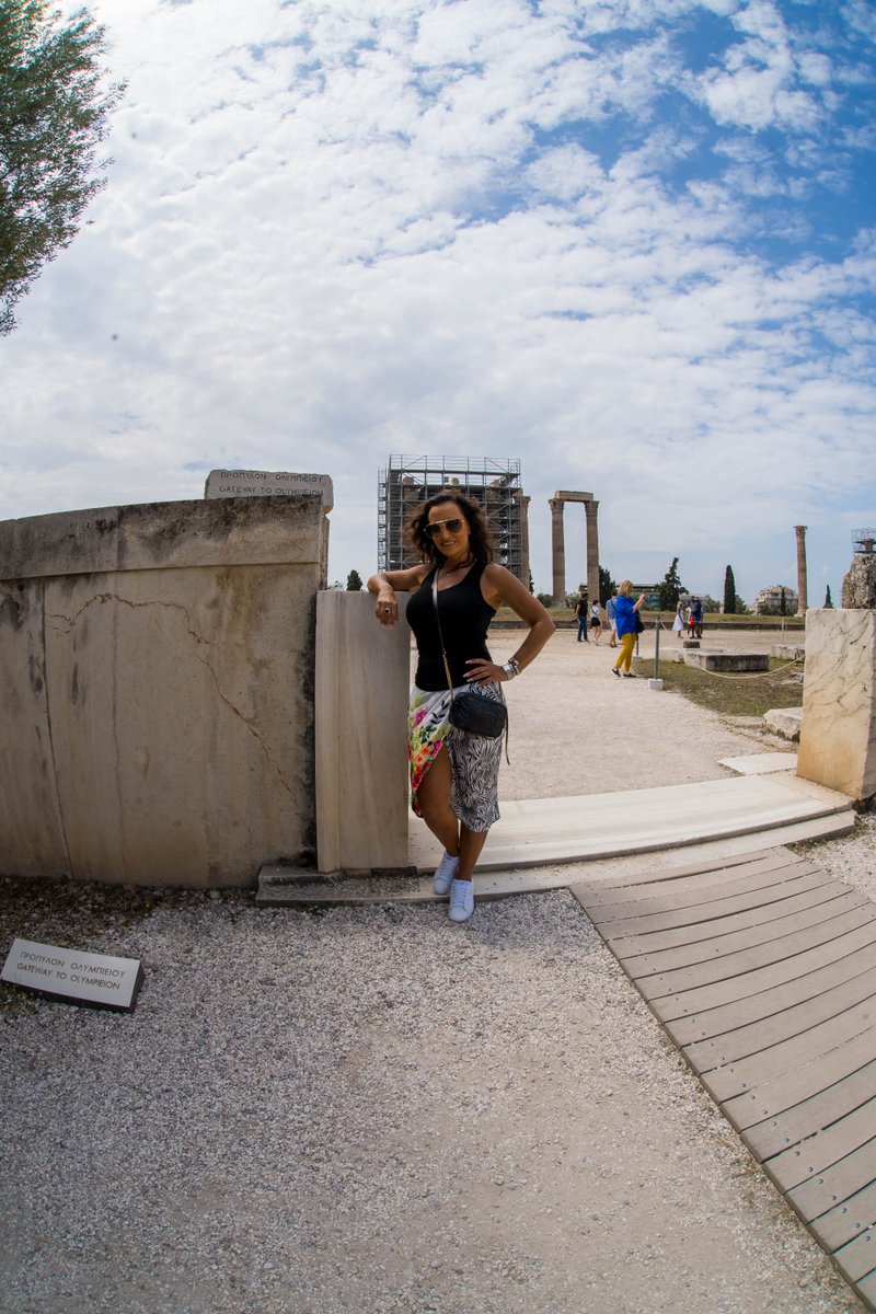 thereallisaann's tweet photo. Walking within the ancient wall at the Temple of Zeus in Athens felt like a walk back in history. #StepIntoHistory #TempleOfZeus #Athens
📺 Get the full tour on my YouTube Channel: https://t.co/z2lWRm79gf https://t.co/iuuURgx8To