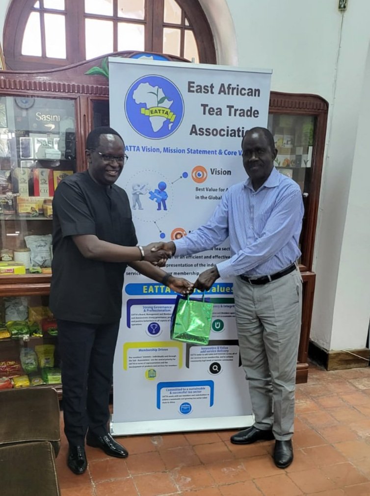 RwandaInKenya's tweet photo. Today High Commissioner @martin_ngoga paid a courtesy call on Arthur Sewe, Chairman of East African Tea Trade Association. 

They exchanged on the significant role played by the Association in facilitating tea trade in the region, and how to address the existing challenges. https://t.co/mM3Pm1sqrb
