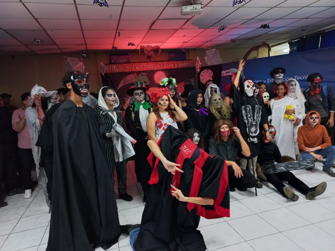 𝗠𝗶𝘁𝗼𝘀 𝘆 𝗟𝗲𝘆𝗲𝗻𝗱𝗮𝘀 🎭🎨 

✨️La comunidad educativa del Centro Tecnológico Cmdt. Hugo Chávez Frías, con mucha alegría celebró el Festival de los Agüizotes, ideario de nuestras tradiciones, donde se realizó un recorrido por los diferentes espacios.

#SoyTecNicaragua🇳🇮