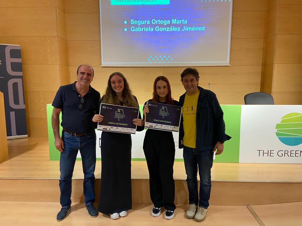 linkbyuma's tweet photo. 🥇1er Premio a #AvomoIA
🥈2o Premio a #Glowtiles
🥉3er Premio a #Quickserve
👾 Premio @oxomuseo a #GreenGo
🏅 7 ayudas a #PerfilesDestacados para participar en @EIAinnovate
A: Marta, Gabriela, Expedito, Ruben, Ana, Paula y Daniel. Financiados por @Acotral_ e @IAMJunta https://t.co/S7U2IWZsl9