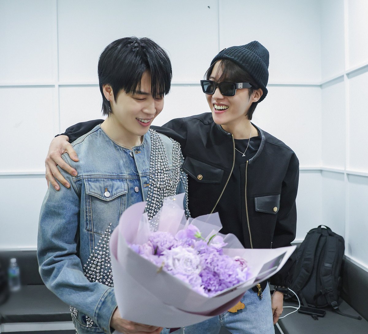 NevenelVento's tweet photo. #hobiweek #jiminday https://t.co/oN1UVhK1LD