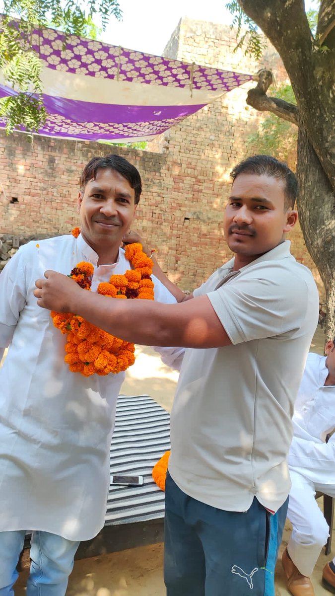 SoodSatendra's tweet photo. आज जनपद बागपत के झुंडपुर मिलाना , शाहपुर बाणगंगा , बडोत सहित कई स्थानों पर भगवान महर्षि वाल्मीकि जी प्रकट उत्सव के उपलक्ष्य पर हवन व जागरण मे उपस्थित होकर प्रभु का आशीर्वाद प्राप्त किया आप सभी मित्र बंधुओ भगवान श्री वाल्मीकि जी के प्रकट उत्सव की ढेर सारी शुभकामनायें।#Everyone https://t.co/a677bN355e