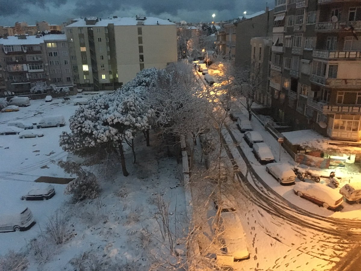 ahmetumit's tweet photo. @BandirmaTR Eski evimden bir takım manzaralar. https://t.co/cMiNeRB3Qh