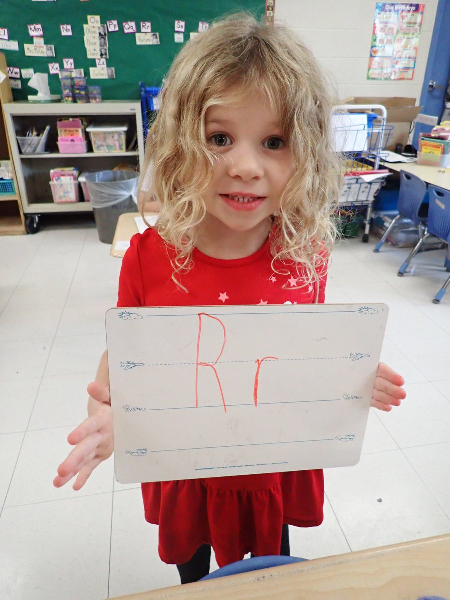 MclayVirginia's tweet photo. LETTER R CELEBRATED TODAY--we wore red and/or rainbow and wrote in RED!!!  #hdsdpride  #hdespride https://t.co/RRWNCbdRpV