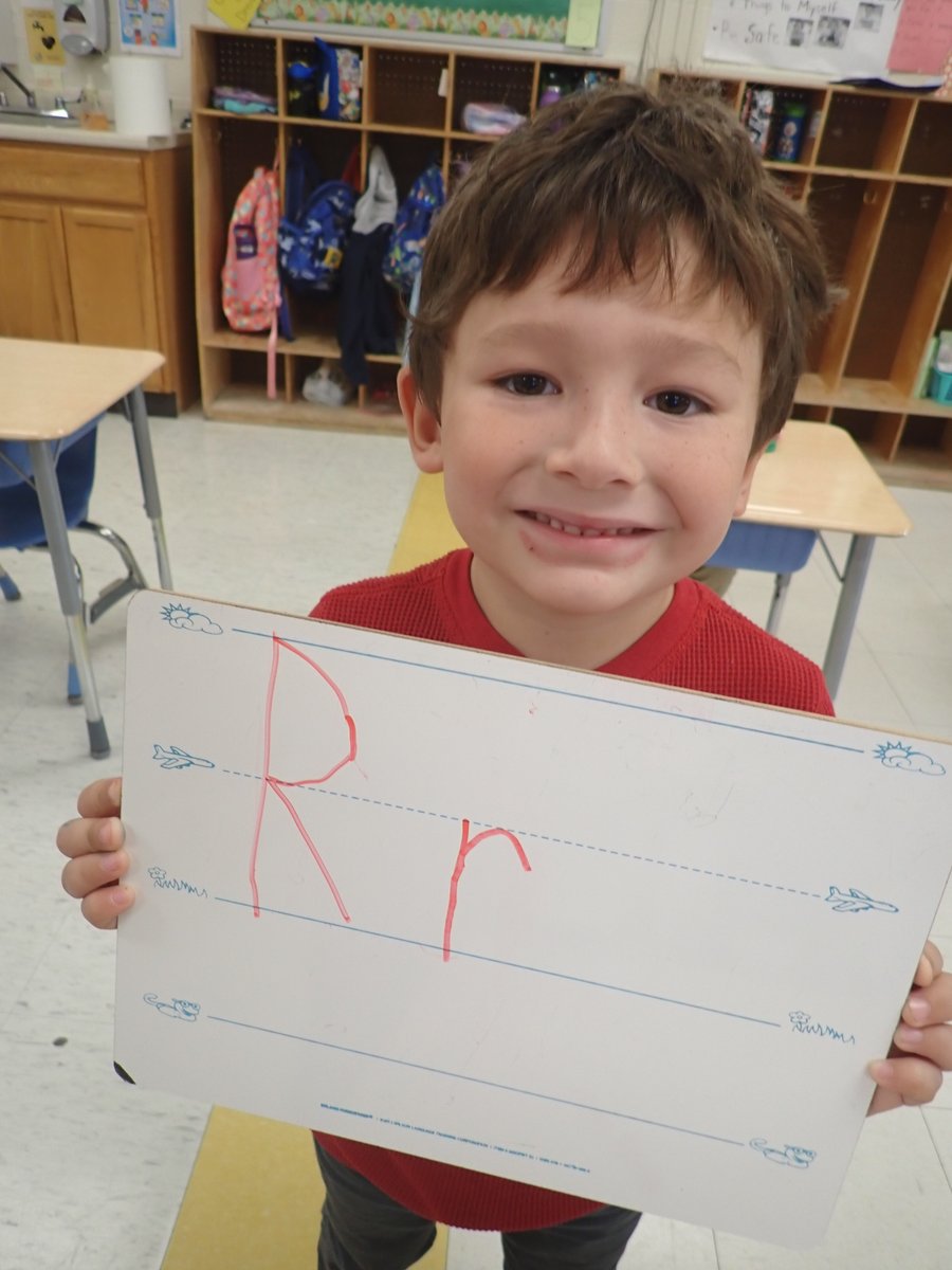 MclayVirginia's tweet photo. LETTER R CELEBRATED TODAY--we wore red and/or rainbow and wrote in RED!!!  #hdsdpride  #hdespride https://t.co/RRWNCbdRpV