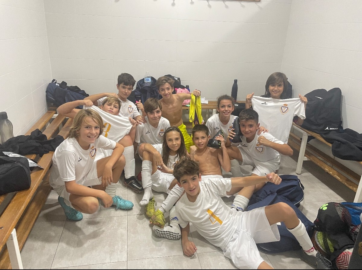 Otros tres puntos más para casa contra el Linares. Vamossssss💜🤍💜🦎