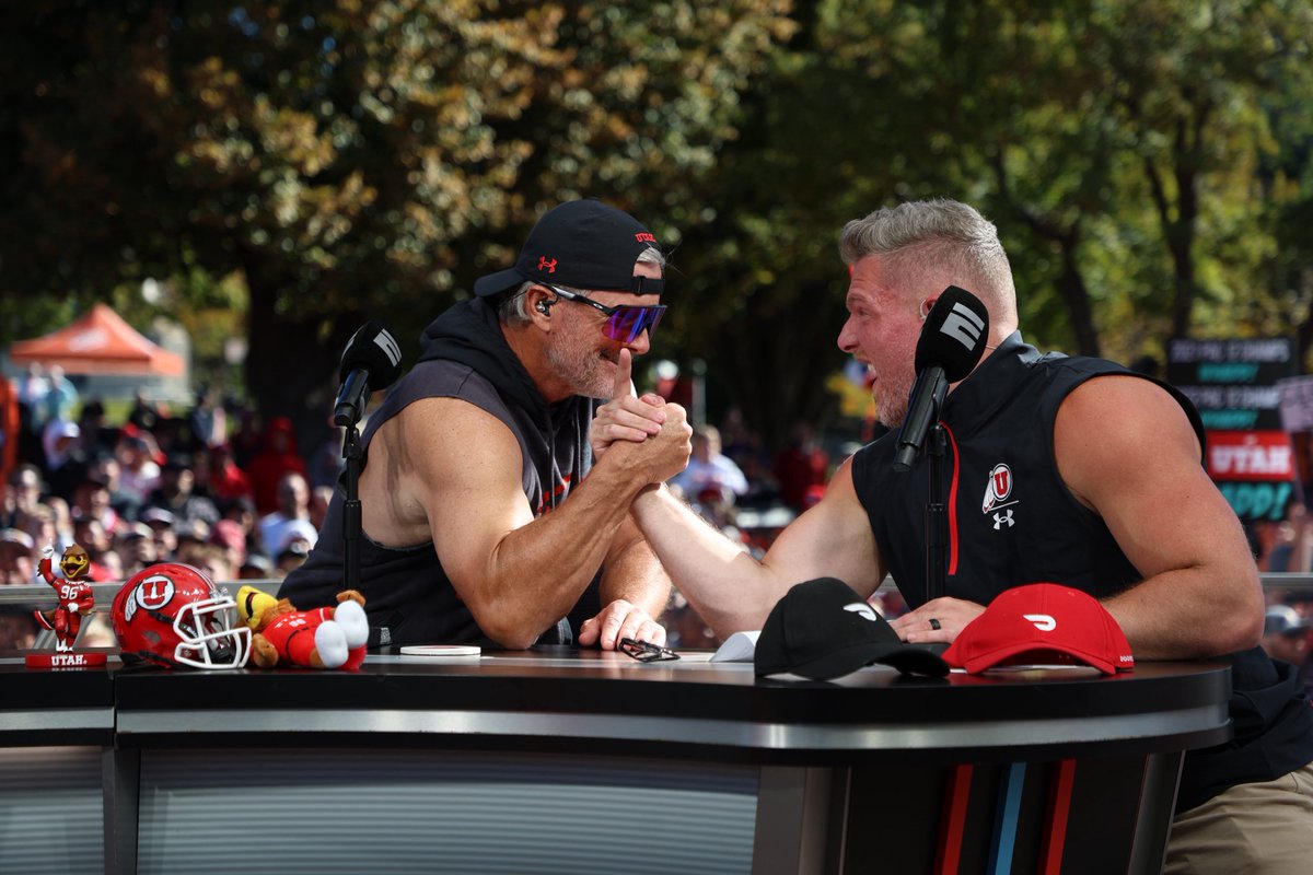 Utah_Football's tweet photo. Iconic 😂

@UtahCoachWhitt https://t.co/OM8PisHDJb