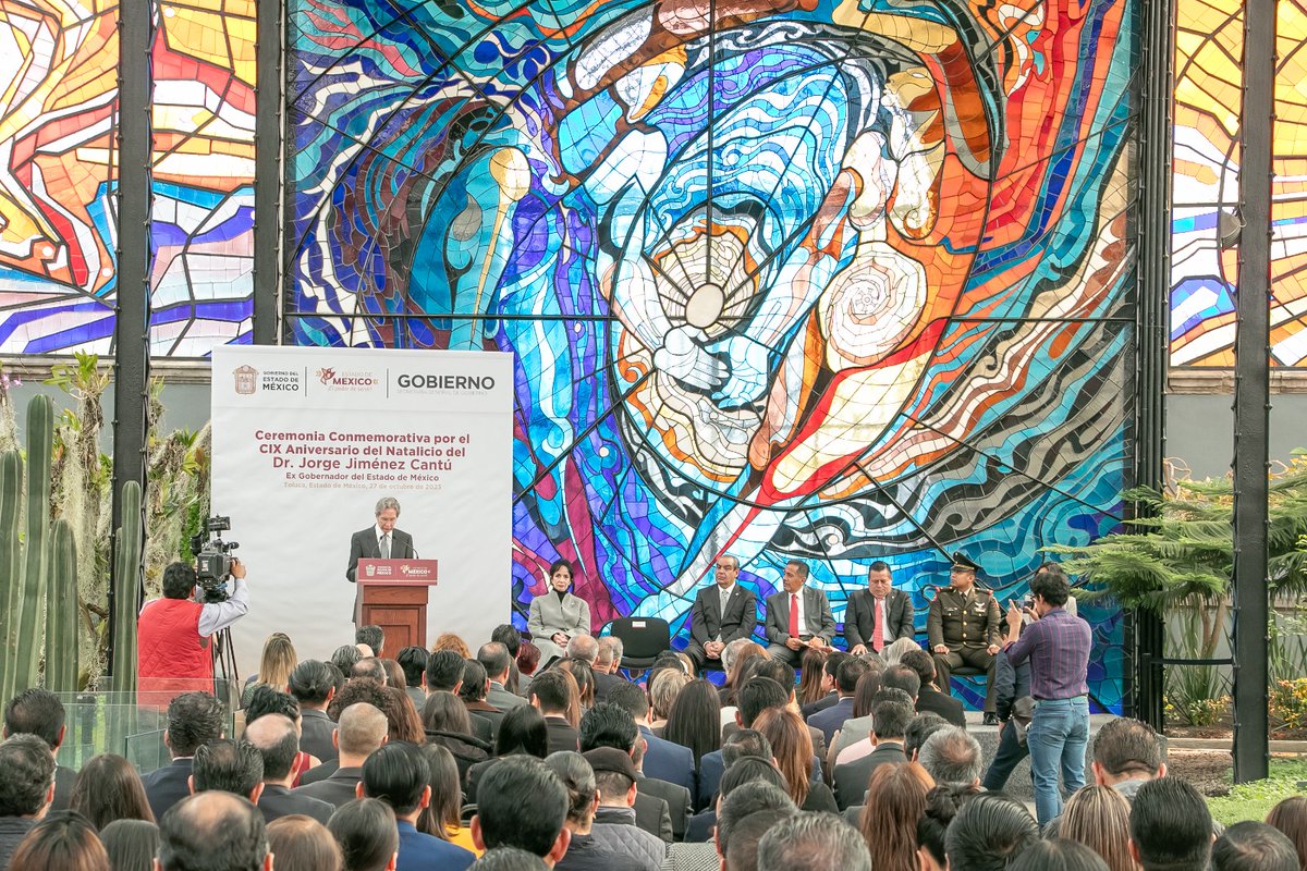 jale1970's tweet photo. #TeCompartoUnDato

Esta mañana asistí a la Ceremonia Conmemorativa por el CIX Aniversario de Nacimiento del Dr. Jorge Jiménez Cantú, ex Gobernador del #Edoméx, quien ayudó a impulsar el desarrollo de la entidad.
#ElPoderDeServir https://t.co/KhidfhkxFH