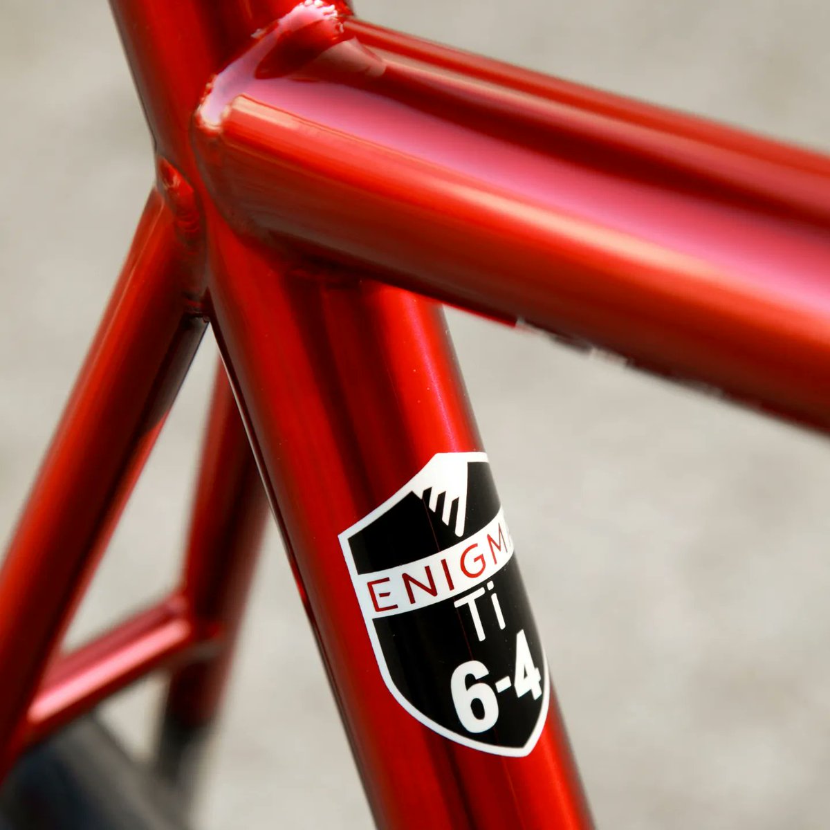 Enigmabikes's tweet photo. EXCEL 6al 4v
Ending the week in style with this stunning custom Excel Disc handmade and painted in our East Sussex workshop 🤩
#SignatureExcel #6al4v #handmadeintheuk #madebyhand #handmadeinengland #madeinsussex #handcrafted #enigmapaintworks #bikeporn
#cycling #ridetitanium https://t.co/eTtXpF0BdZ