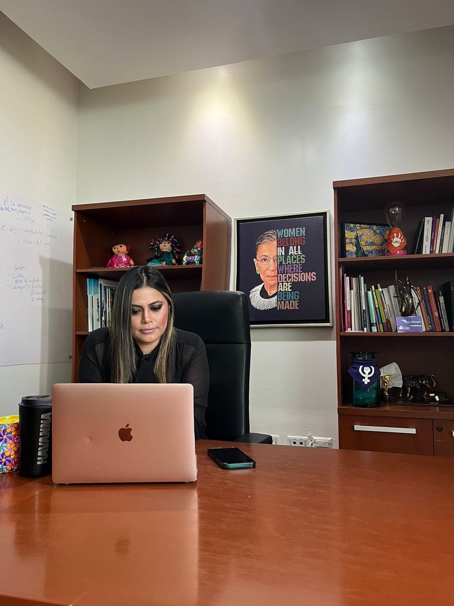 Lourdes_FdezMtz's tweet photo. En sesión de Comisión de Seguimiento al Servicio Profesional Electoral Nacional del @ople_Ver presentamos el 📄𝟑𝐞𝐫 𝐢𝐧𝐟𝐨𝐫𝐦𝐞 𝐝𝐞 𝐚𝐜𝐭𝐢𝐯𝐢𝐝𝐚𝐝𝐞𝐬, entre las que destacan las acciones para visibilizar la importancia del #SPEN y la experiencia de #MSPEN 🙋🏻♀️🙋🏻♂️ https://t.co/2FmtFiUomq