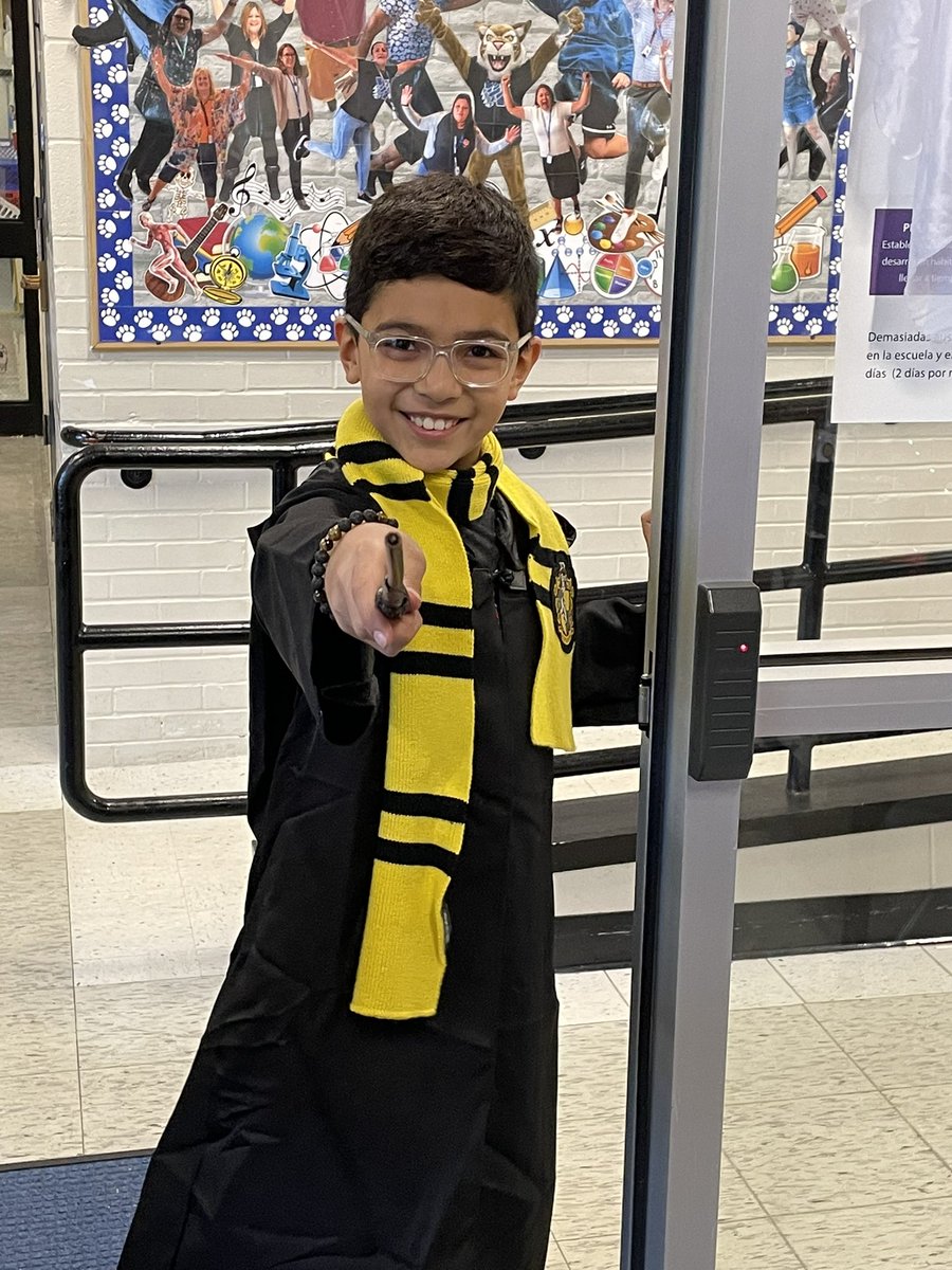 JedwardsJoseph's tweet photo. Just another way that West is Best!  Our families and staff had a wonderful time with our Book or Treat event  Thursday evening. I heard the popcorn chef was pretty amazing, too. 
#WestZD6
@MrMinsley
#ZionD6 https://t.co/fCeHHmZXBZ