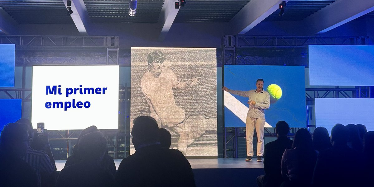 QuadrantMX's tweet photo. #ClientesQuadrant |  Fue un gusto acompañar a @occ_oficial en su evento de evolución de marca. Nos sentimos muy orgullosos de ser parte de esta historia de éxito desde hace más de 16 años.🎯
🎉¡Felicidades al equipo de OCC!🎉

#QuadrantMX #ContamosTuHistoria #TeamQuadrant #OCC https://t.co/ChxWOPjHx7