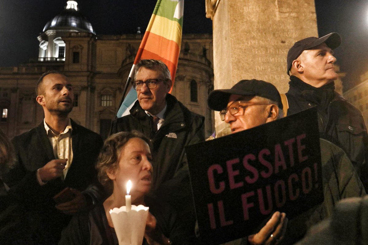 cgilnazionale's tweet photo. La #Cgil, con #MaurizioLandini, in piazza dell’Esquilino a Roma per chiedere che siano difesi i diritti umani e la dignità di tutte le persone coinvolte nel conflitto in corso in #Israele e in #Palestina

#Pace https://t.co/OjxlvetHqs