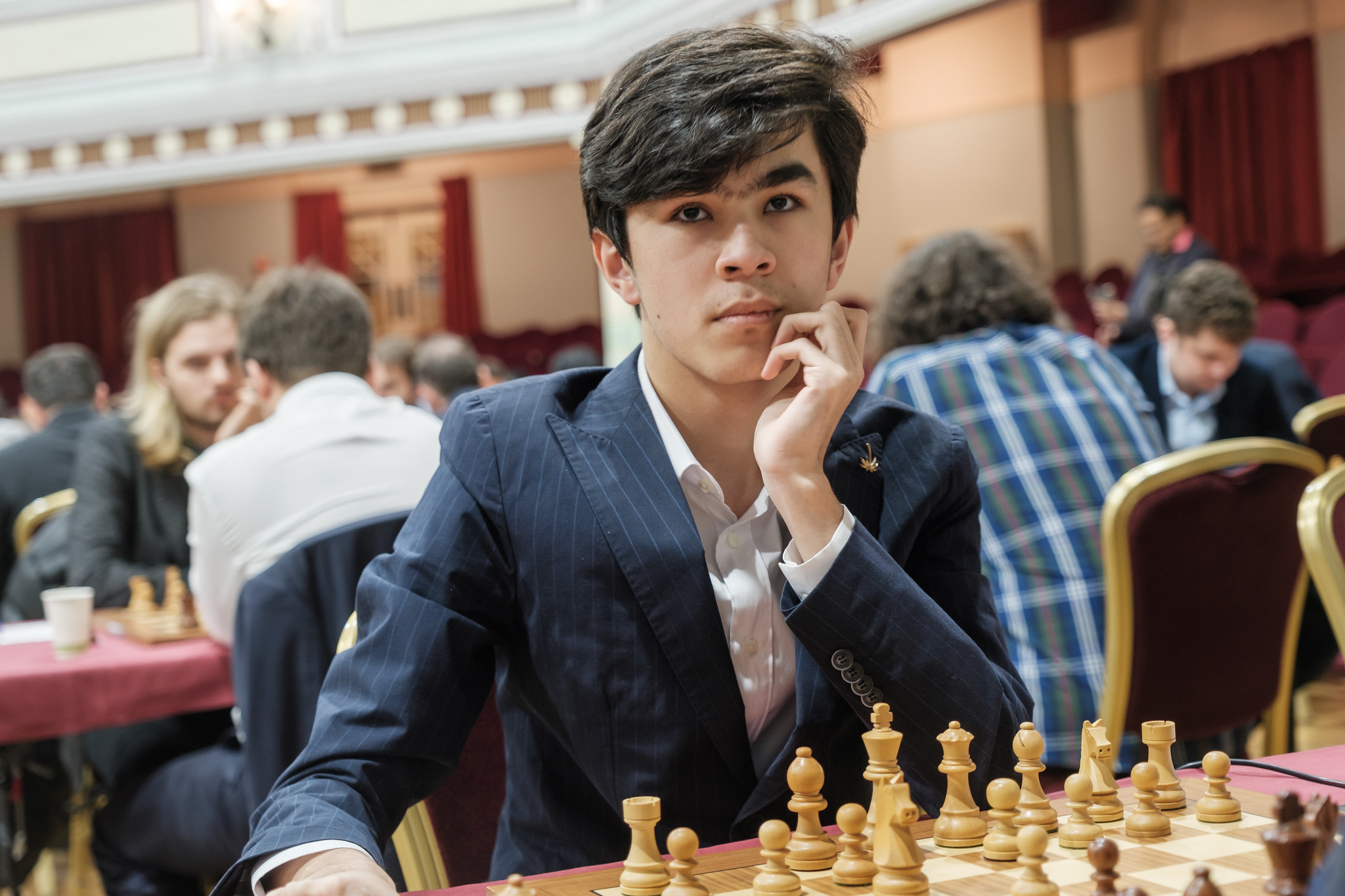 2700chess on X: Meet 17 y/o 🇺🇿 Javokhir Sindarov in the 2700 club! He  scored 7/11 #FIDEGrandSwiss with TPR of 2793.   Photo: John Saunders/   / X