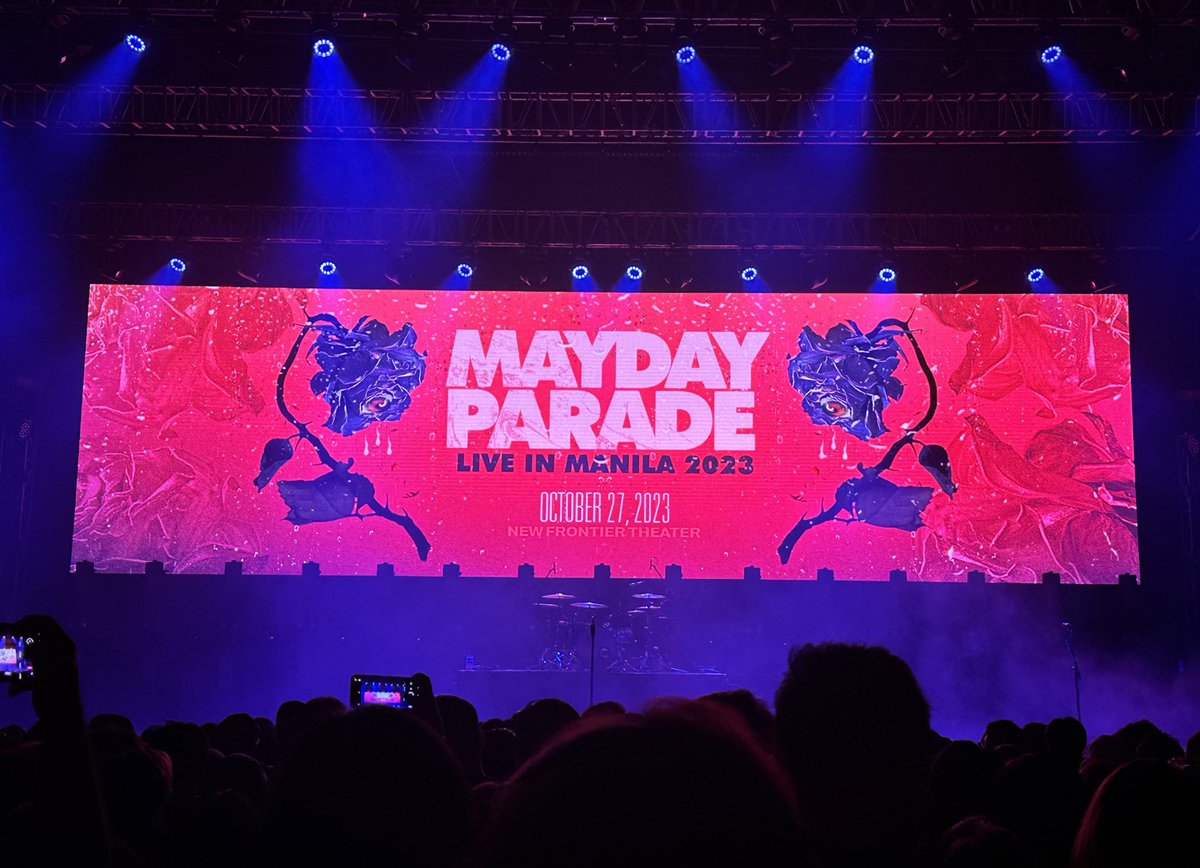 rachelroxasg's tweet photo. just peeking here for a sec and then i'll go ia again lmao

i love y'all @maydayparade 🤘🏻 https://t.co/1cmvut3yrf