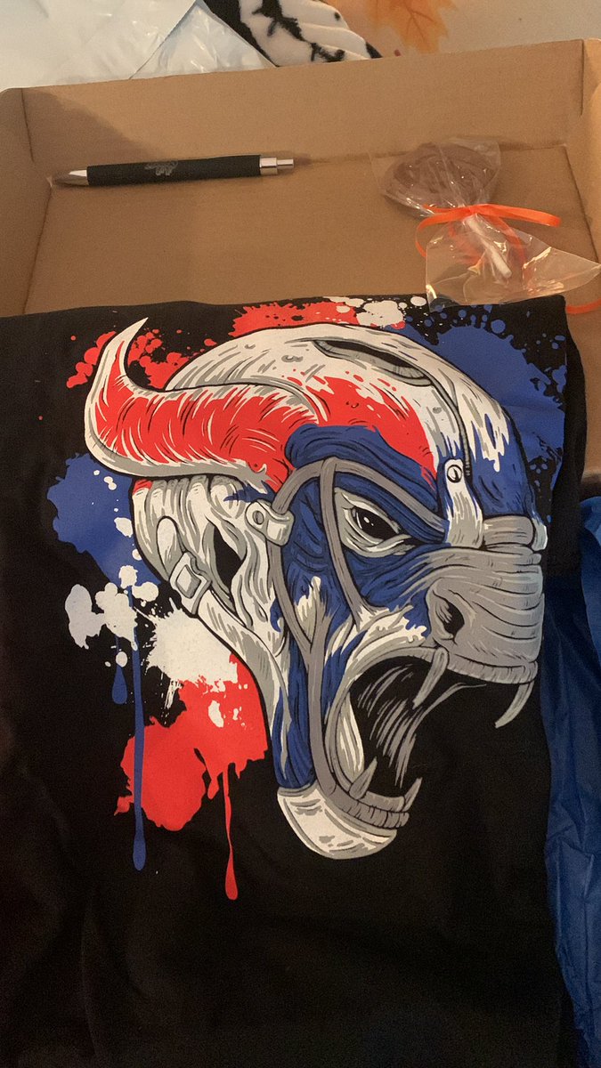 Definitely Halloween-y <a href="/26shirts/">26 Shirts</a>!!!