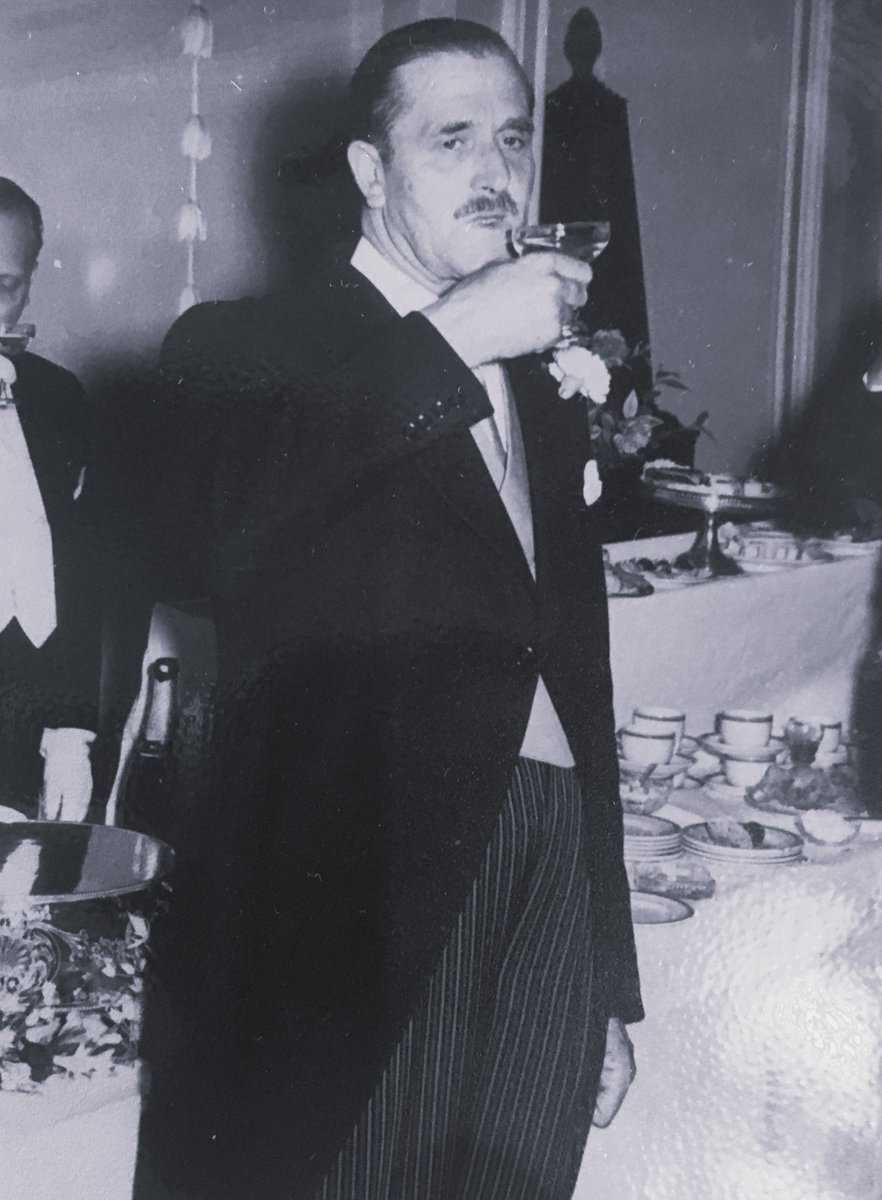 We've just been sent a wonderful photo of Lt Jack Webley of Wiston Patrol, #Sussex

staybehinds.com/harold-webley

As a farmer we don't think this was his usual attire. Suited and booted he brushes up well !

If you have an Auxilier in your family can you send us a photo of them ?