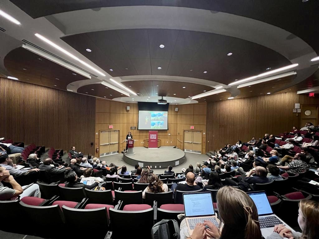 AliceISullivan's tweet photo. My #Dracula lecture at ⁦@FordhamNYC⁩ was great fun!! Thanks to ⁦@CRCfordham⁩ for the invitation, the warm welcome, and the excellent organization! 🎉🤩🥂
⁦@TuftsArtHistory⁩ ⁦@MedievalWorldCC⁩ ⁦@NorthofByzance⁩ ⁦@BrillPublishing⁩ https://t.co/KHb2sWiLnq