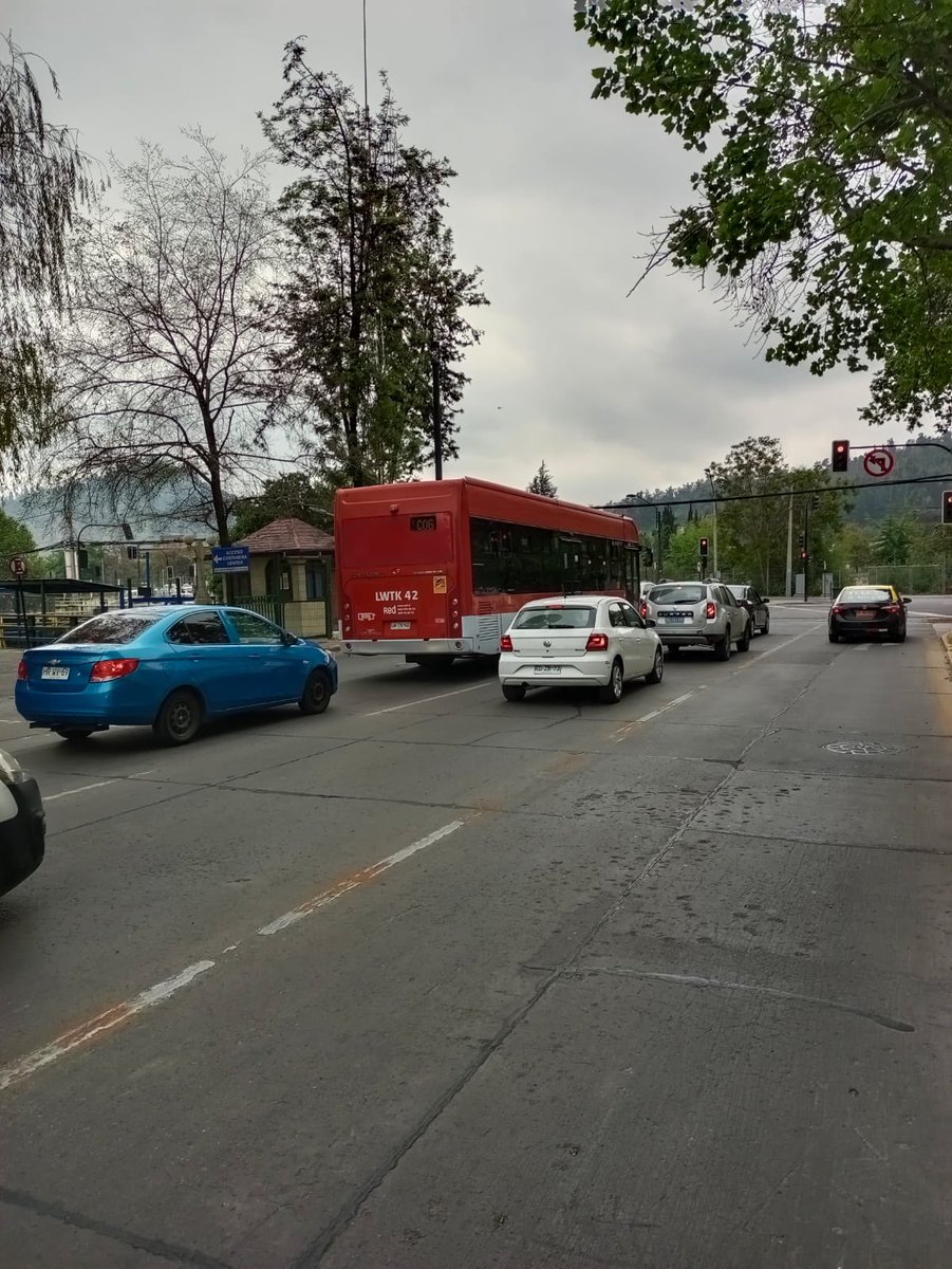 dalejandrobr's tweet photo. Chofer de micro que acaba de pasar por Paradero PC1227 a las 15:30 y no quiso detenerse a tomar pasajero @Transantiago @GabrielBoric @ttescucha Denuncia y Abuso del conductor. @meganoticiascl @canal13 @chilevision https://t.co/xLKtLcAEs1