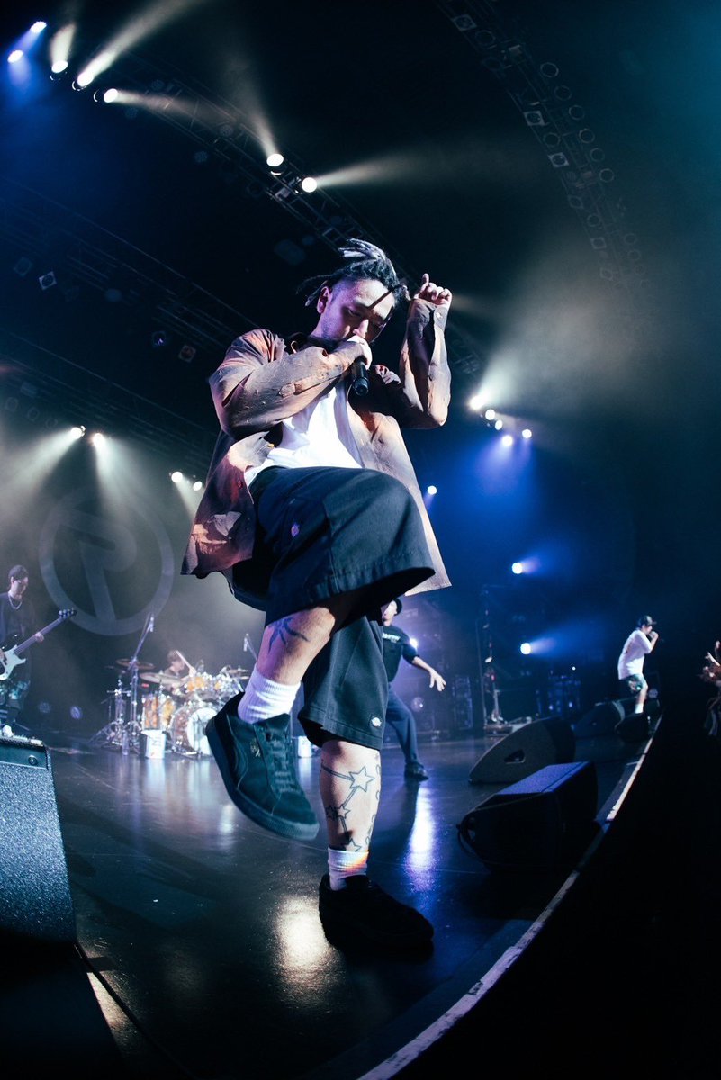 OR_HIROKI's tweet photo. ORANGE RANGE LIVE TOUR 023
〜NAKED×REFINISHED -revenge-〜愛知・Zepp Nagoya！やっぱ盛り上がるね〜。テンション高くてノリ良いね〜！名古屋でネイキッドが止まってしまったという経緯もあるからこその、みんなの想いも強かったと感じました。ありがとうございました！ https://t.co/kBGeK2DH7C