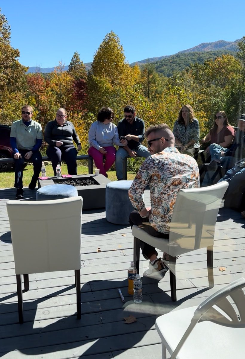 BeEventsAcademy's tweet photo. Think outside the box for your next venue. An Airbnb for an intimate informal event is a great way to bring people together. 

Thank you Freedomlife Mastermind for having us coordinate this great event. 
#eventplanner #mastermind #beeventsacademy #realestatemastermind https://t.co/Bkemm0eaKN