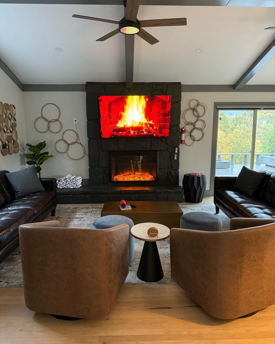 BeEventsAcademy's tweet photo. Think outside the box for your next venue. An Airbnb for an intimate informal event is a great way to bring people together. 

Thank you Freedomlife Mastermind for having us coordinate this great event. 
#eventplanner #mastermind #beeventsacademy #realestatemastermind https://t.co/Bkemm0eaKN