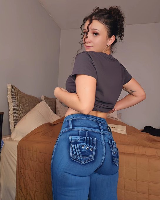 Daddy like the view from down there ?? Hehe ❤️  🍑 #fallvibes https://t.co/HESSyo4BXv<a href="/tag/fallvibes"class="tags"><span>#fallvibes</span></a>