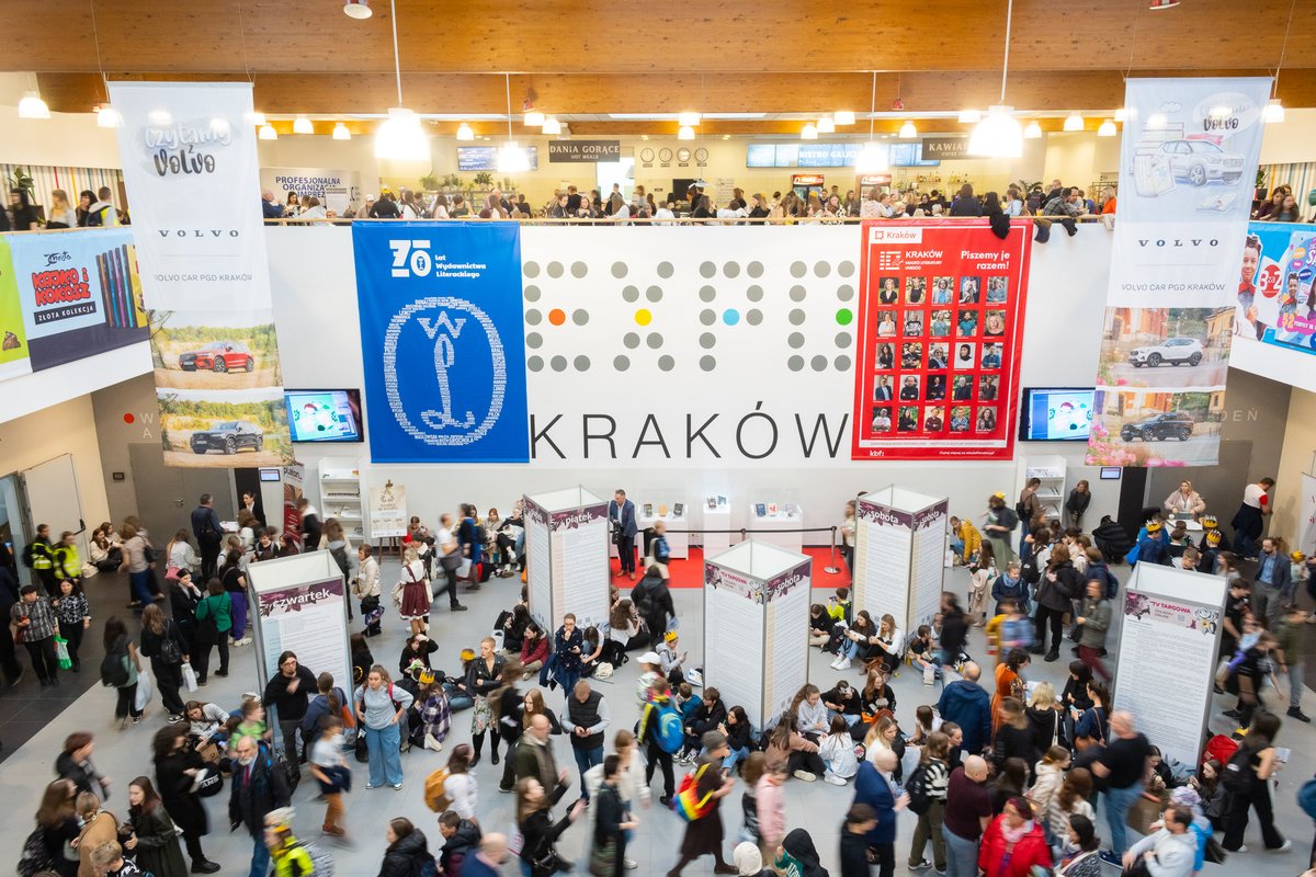 Święto literatury w #EXPOKraków! ❤ Do niedzieli gościmy autorów, wydawców, gości branżowych oraz czytelników z całej Polski i z zagranicy na 26.#MiędzynarodowychTargiKsiążkiwKrakowie. ksiazka.krakow.pl