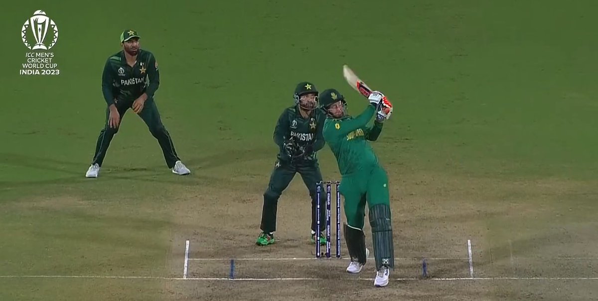 That six by Klassan was boundary after 38 ball certainly released a lot of pressure for SA. Last boundary was of 13.4 SA 134/7 after 21 #CWC23 #SAvsPAK #PAKvsSA