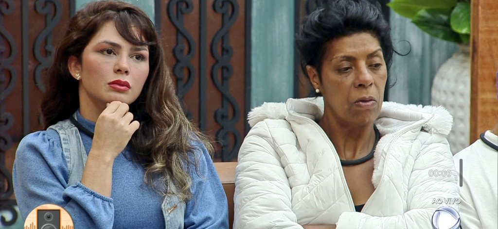 marquesaalbuque's tweet photo. As responsáveis pela eliminação da Simione.

Qual a opinião de vocês?

#AFazenda #AFazenda15 #RocaAFazenda #EliminacaoAFazenda #Simione #NadjaLáMáfia https://t.co/y0CXxwPUl8