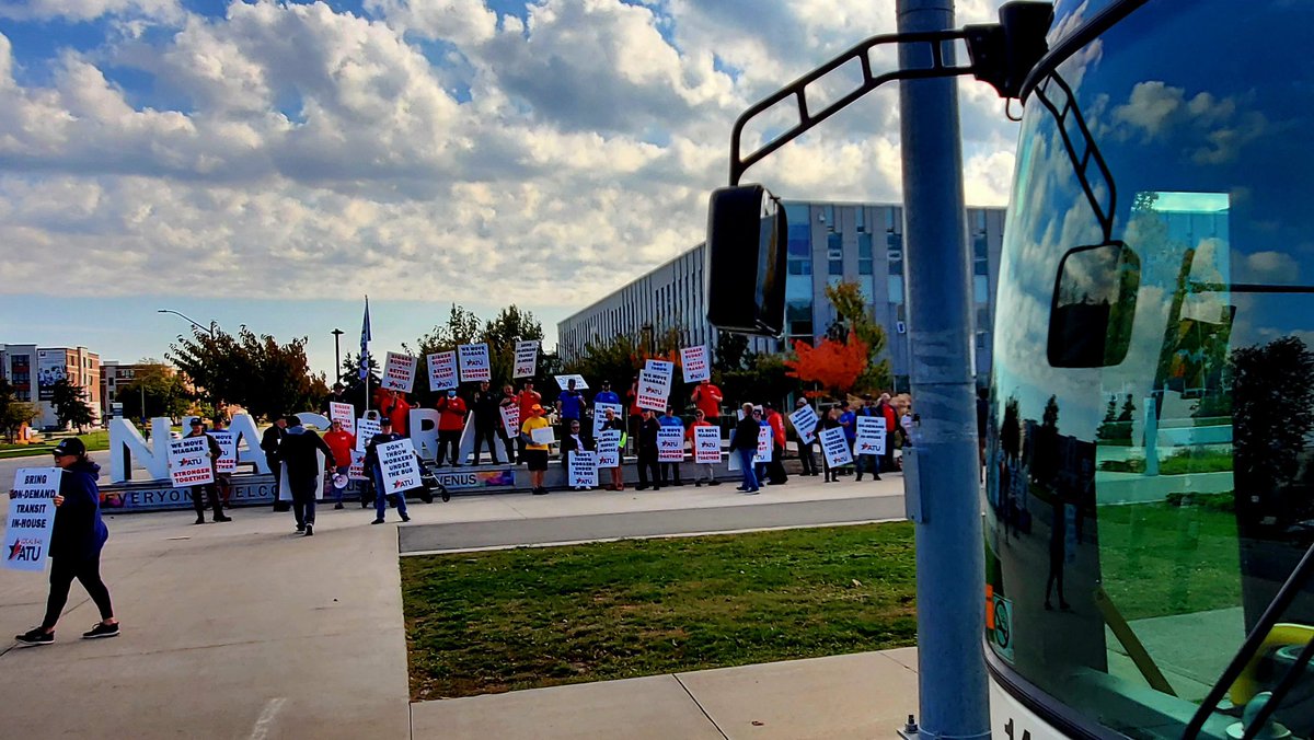 ATUComm's tweet photo. To demand a fair and just contract and improved service for riders, our Local 846-St. Catharines, ON, members were out in force outside of the Niagara Transit Commission (NTC) meeting on the final 2024 budget request. #ATUStrongerTogether https://t.co/hdr52Ibikd