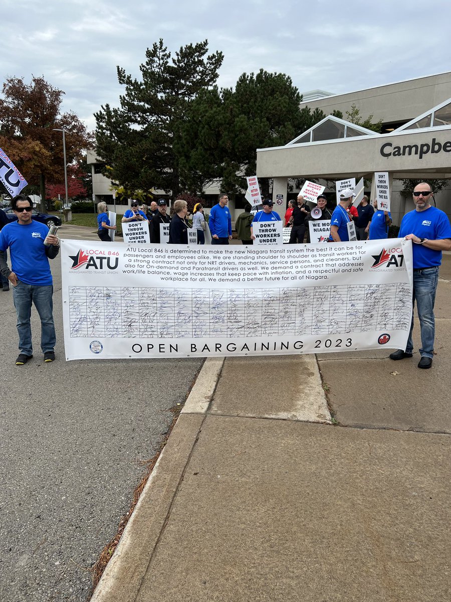 ATUComm's tweet photo. To demand a fair and just contract and improved service for riders, our Local 846-St. Catharines, ON, members were out in force outside of the Niagara Transit Commission (NTC) meeting on the final 2024 budget request. #ATUStrongerTogether https://t.co/hdr52Ibikd