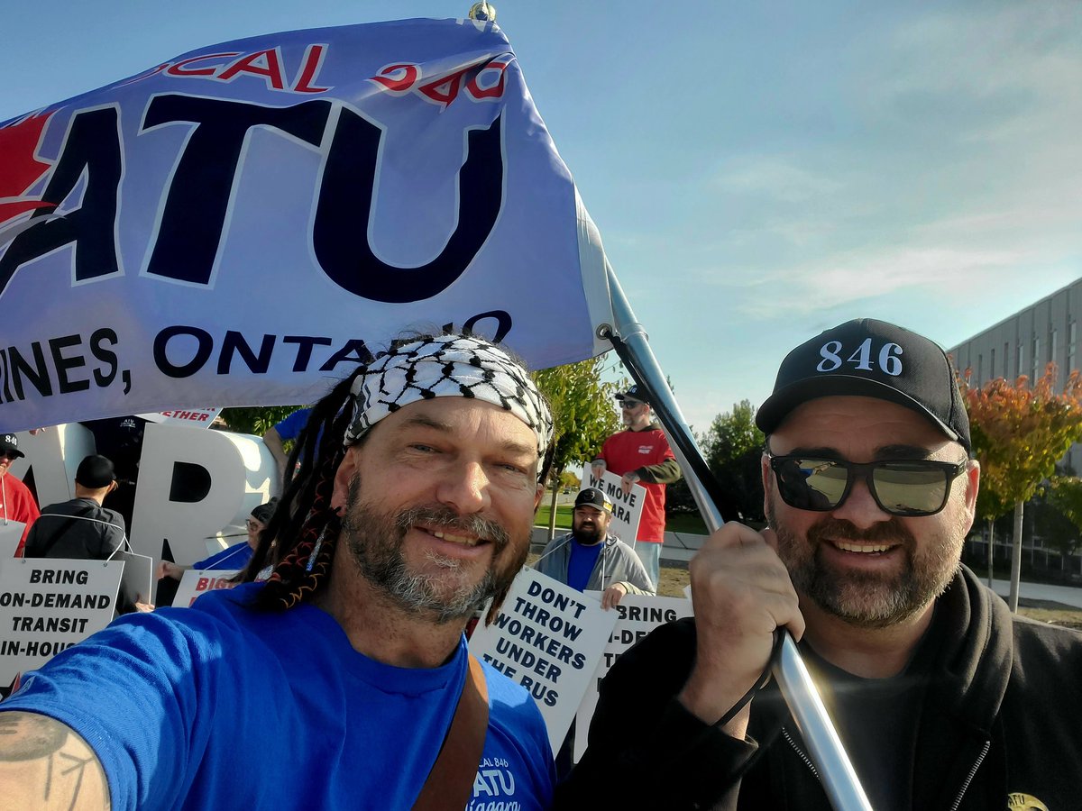 ATUComm's tweet photo. To demand a fair and just contract and improved service for riders, our Local 846-St. Catharines, ON, members were out in force outside of the Niagara Transit Commission (NTC) meeting on the final 2024 budget request. #ATUStrongerTogether https://t.co/hdr52Ibikd