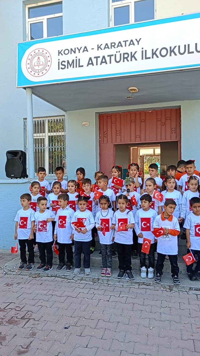 AtaturkIsmil's tweet photo. 29 Ekim Cumhuriyet Bayramı etkinlikleri kapsamında İsmil Mahallemizde kortej yürüyüşümüzü, kutlama ve etkinliklerimizi yaptık. Emek veren öğrencilerimize ve öğretmenlerimize yürekten teşekkürler.
#CumhuriyetYüzYaşında
#29EkimCumhiyetBayramı 
@samisagdic 
@karatayilcemem https://t.co/vmvhruOdWw