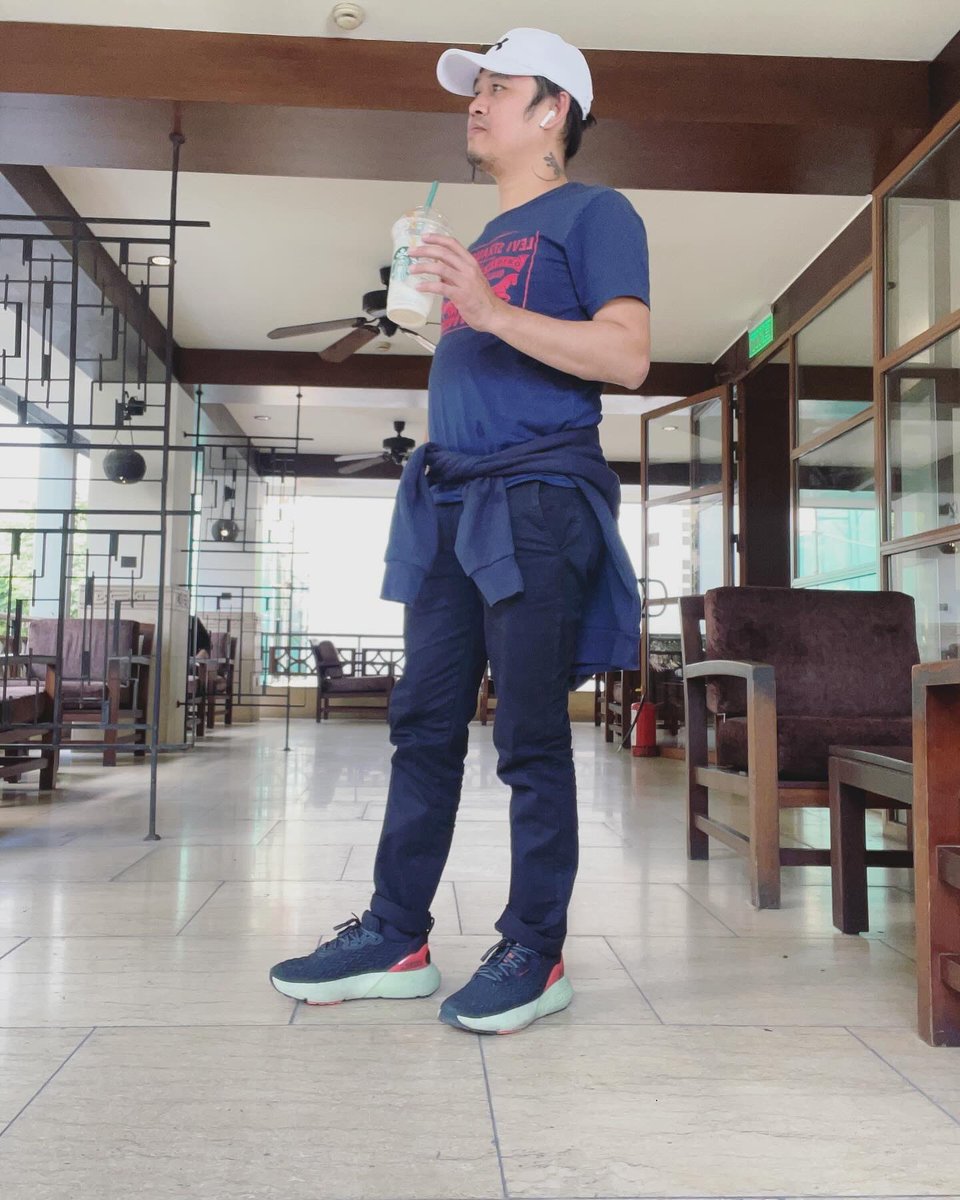 Kuya_ArAr's tweet photo. "I have a love affair with coffee."
#javachipfrappuccino #blendedbeverage #starbuckshamra https://t.co/j2edvM8AZQ