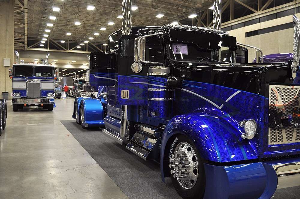 TruckingDepot's tweet photo. WOW! #Trucking #TruckingDepot #Truckers https://t.co/QrMoI1rZRE