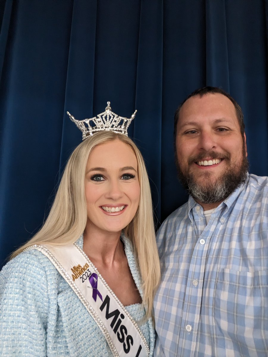 SeanBellis2's tweet photo. @MissAmericaVA spoke to the students
@BerkeleyBeavers today about making good choices and being a good citizen. Thanks to Katie Rose for coming to our school! https://t.co/WpOAy978xi