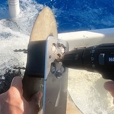 Introducing a cool new drill attachment, streamlining deployments of fin-mounted geolocators like the @Tags4Wildlife SPOT-364. Swift, stress-free tagging even in rough seas, enhancing conservation efforts! bit.ly/45Slzbe