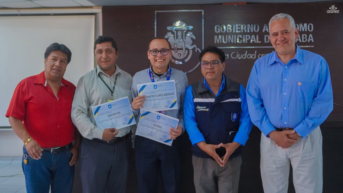 UCATEC's tweet photo. La UCATEC fue honrada con un reconocimiento por su compromiso social y apoyo al desarrollo del empleo digno y los emprendimientos juveniles en el evento "Mesa Intersectorial por el Empleo Digno Juvenil de Sacaba".
https://t.co/VSy1GZJGsn
#ReconocimientoUcatec #Emprendimiento https://t.co/hGTAx8K12t
