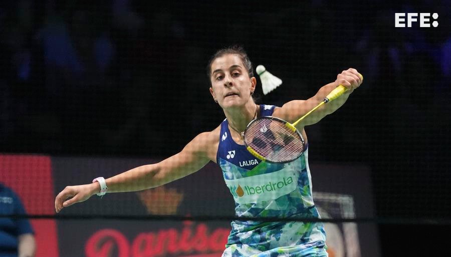 EFEdeportes's tweet photo. 🏸 Carolina Marín se despide en cuartos de final del Abierto de Francia.

👎🏻 Cayó en Rennes ante la japonesa Aya Ohori, por un doble 21-18.

#FrenchOpen | #EFEfem https://t.co/OHGMJAQr0I