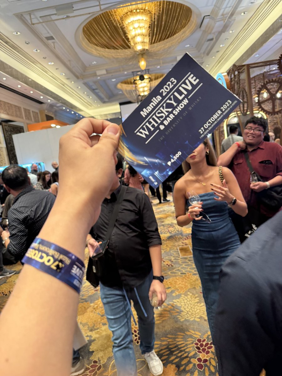 UniformedMD's tweet image. How’s your Friday so far? ☺️#WhiskyLive2023 #Shang