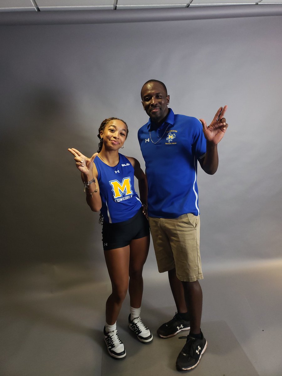 GabrieleEliz24's tweet photo. Had a great time at McNeese!! Thank you for showing me a nice time and giving me an incredible host, Geaux Pokes 🤠💛💙!  @MSUCoachJ @McNeeseTF_XC https://t.co/z2Bn5OWhlp