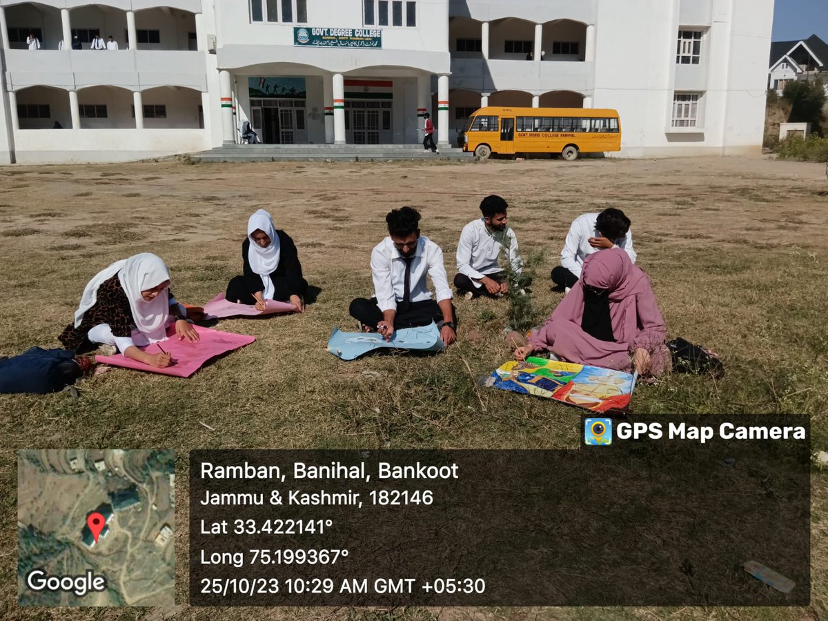DIPRRambandic's tweet photo. #BadaltaKhiltaJammuKashmir
GDC, Banihal organized 
Painting competition  as part of #JKUTFoundationDay celebration @diprjk @mussarat_zia @OfficeOfLGJandK @DrJitendraSingh https://t.co/D2de57wZKl
