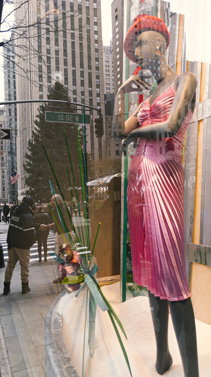 MsWondergraph's tweet photo. My 49th  photograph in my #NFT collection, "IN BETWEEN" is @opensea. The 1/1 collection consists of 50 unique storefronts and reflections captured over seven years in the streets of #Miami and #NewYorkCity. https://t.co/AOvp5VhQqS