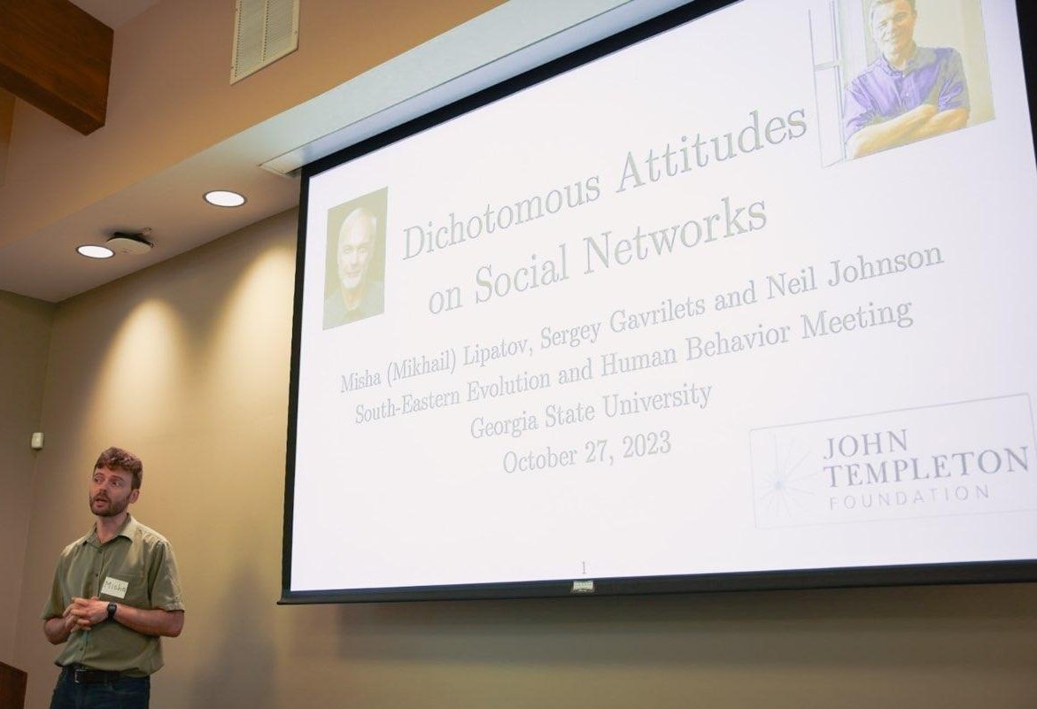 Misha Lipatov talking about how polarization happens in social networks when decision making isn't rational #SEEHB2023