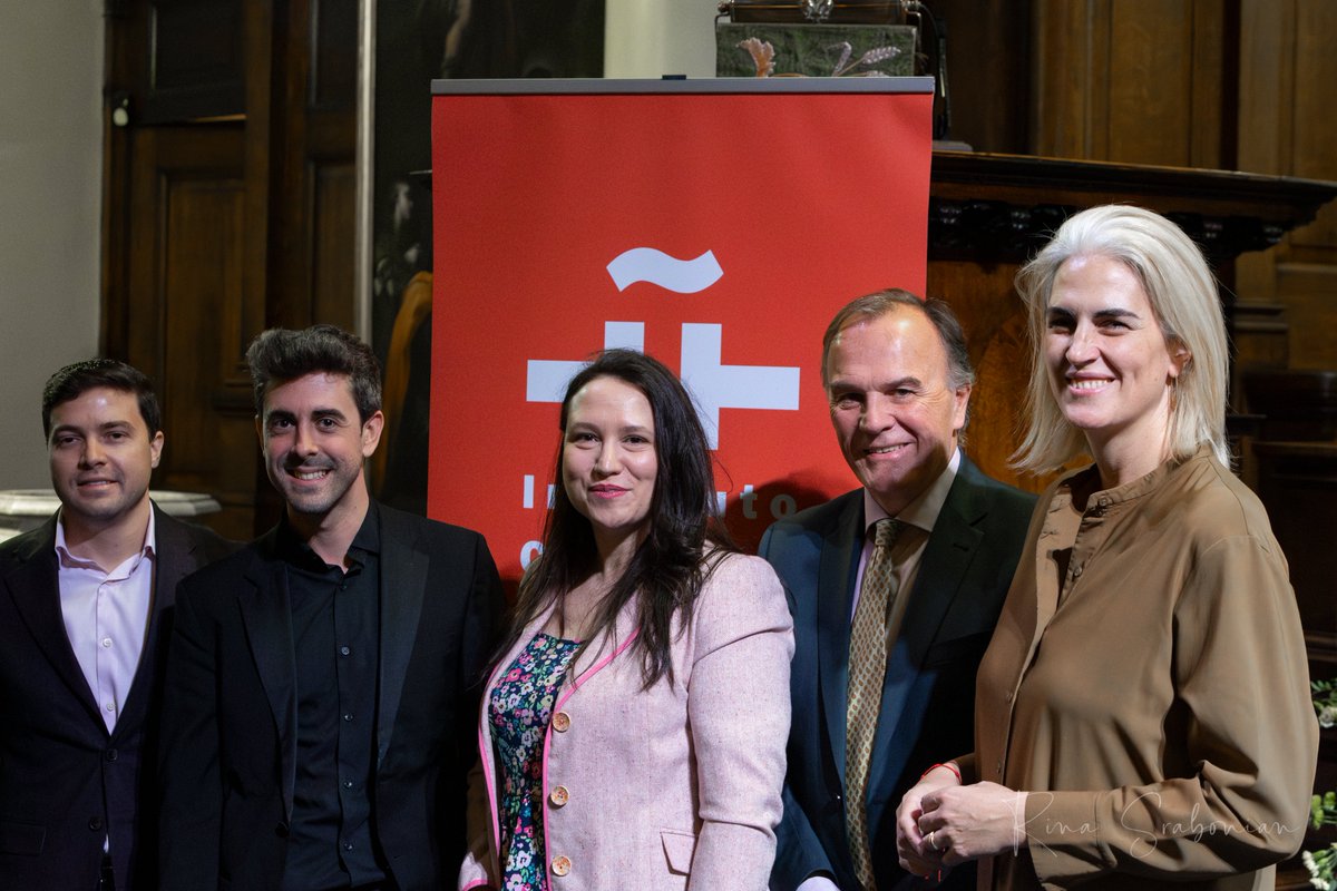 Instituto Cervantes Manchester (@icmanchester) on Twitter photo 🎶Captivating concert by Antonio Oyarzabal (<a href="/Aoyarzabalpiano/">Antonio Oyarzabal - Pianist</a>) at the stunning <a href="/StAnnsChurchMcr/">St Ann's Church 🏴 🇺🇦</a>.
🎹His performance of 'El Fin del Silencio', showcasing works by Latin-American female composers, was extraordinary
#EchoesFestival
<a href="/CGEspManchester/">Consulado General de España en Mánchester</a>
<a href="/ILAMSuk/">ILAMS</a>
<a href="/Pixaudio/">Pixaudio</a> 🎶Captivating concert by Antonio Oyarzabal (<a href="/Aoyarzabalpiano/">Antonio Oyarzabal - Pianist</a>) at the stunning <a href="/StAnnsChurchMcr/">St Ann's Church 🏴 🇺🇦</a>.
🎹His performance of 'El Fin del Silencio', showcasing works by Latin-American female composers, was extraordinary
#EchoesFestival
<a href="/CGEspManchester/">Consulado General de España en Mánchester</a>
<a href="/ILAMSuk/">ILAMS</a>
<a href="/Pixaudio/">Pixaudio</a>