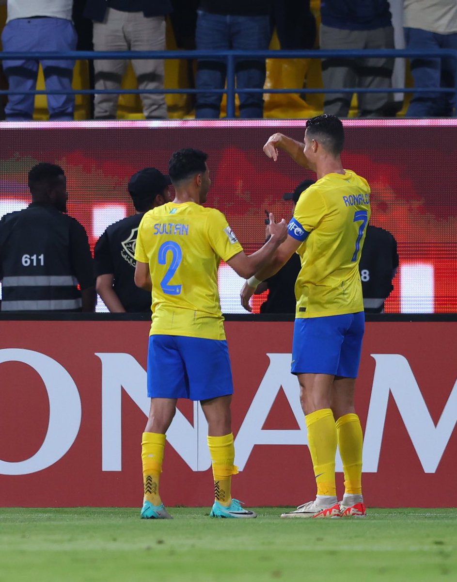 CRonaldoNews's tweet photo. Sultan, the best right fullback 🇸🇦💛💙 https://t.co/HbEJrhDjva