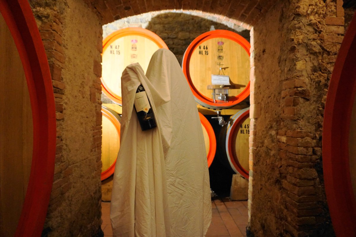 It's almost Halloween! 🎃 let's get some spooky discounts on our webshop! Take advantage of these truly terrifying prices to get at home our finest labels in time for Christmas period! Find the scary discounts on our webshop: lornano.it/lornano-shop/