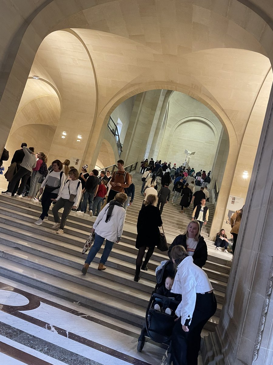 laparisienne31's tweet photo. @MuseeLouvre  n’est ce pas beaucoup trop ? https://t.co/NSGkN6ZeWx