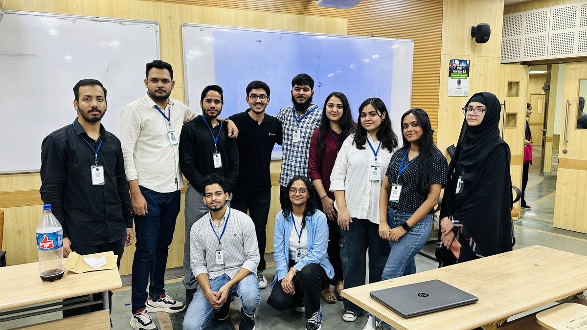 SuperRabbitsDAO's tweet photo. Lovely day it was, while spreading knowledge about Web3 Ecosystem & Blockchain Development.
Also Smart Contract Development with @routerprotocol. ππ
#RouterGuildDelhi https://t.co/nMw93ld8Hf